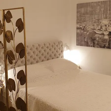 Golden - Private Parking Apartment *