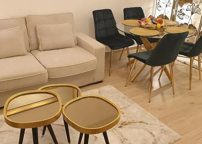 Golden - Private Parking Apartmán